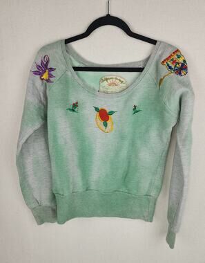California vintage women's M Costa Rico sweatshirt with embroidery.